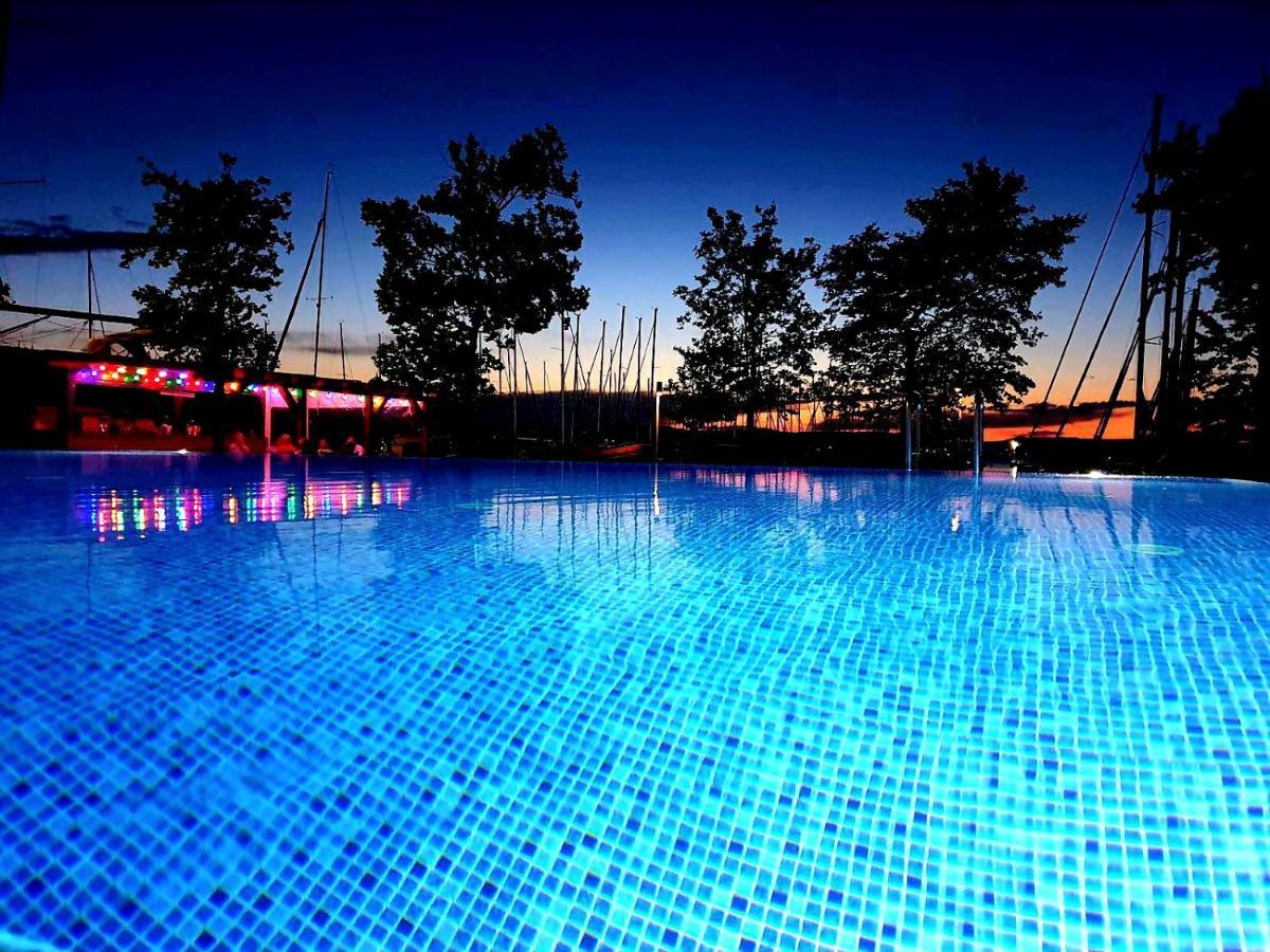 Bl Lakeside Apartman Balatonlelle Εξωτερικό φωτογραφία